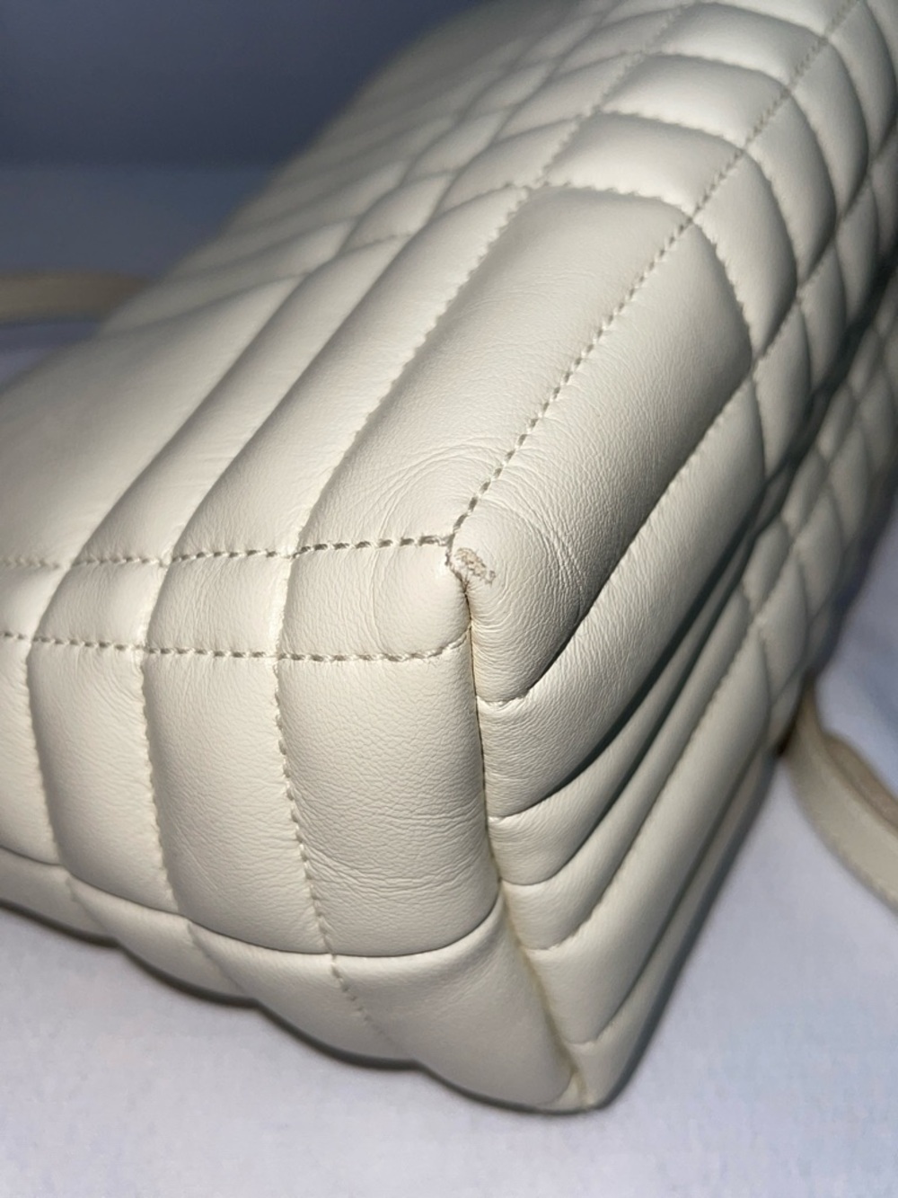 Burberry Lola Small Quilted Leather Shoulder Bag Ivory Authenticated w/ Dust Bag - Picture 6 of 16